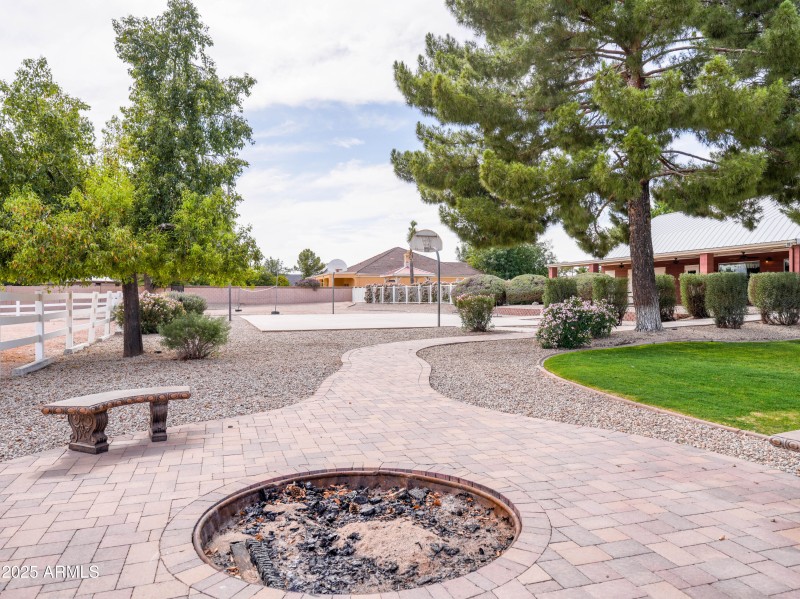 Community fire pit