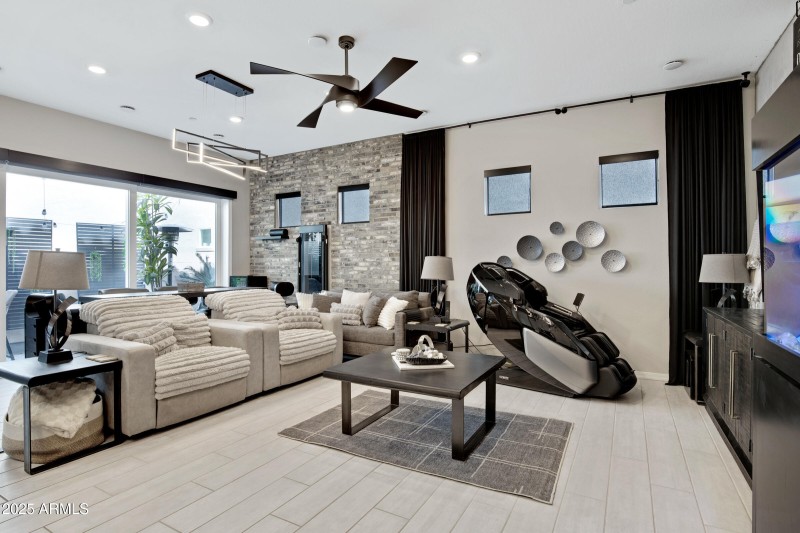 226 E Markwood Dr-10