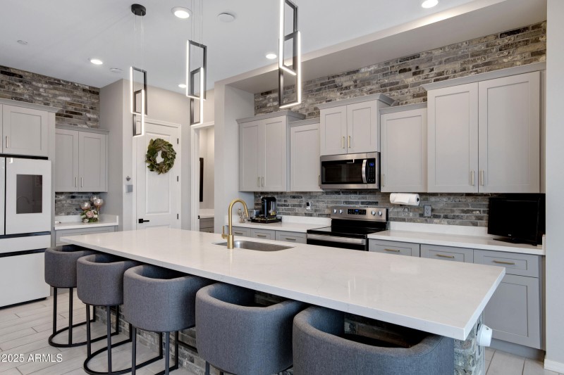 226 E Markwood Dr-15