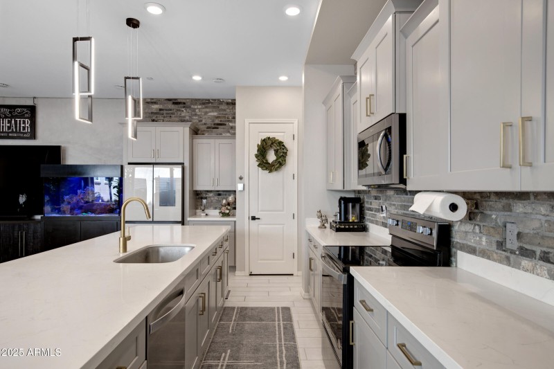 226 E Markwood Dr-16