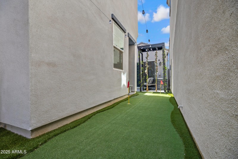 226 E Markwood Dr-23