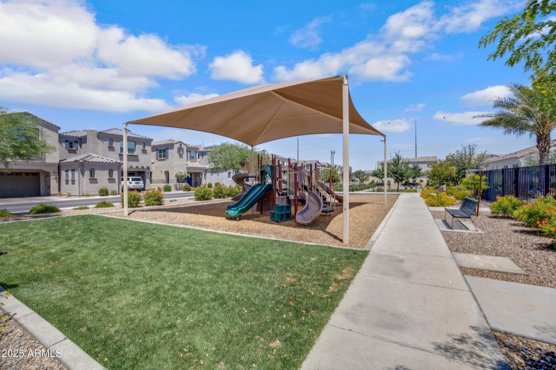 226 E Markwood Dr-49