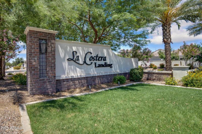 226 E Markwood Dr-54