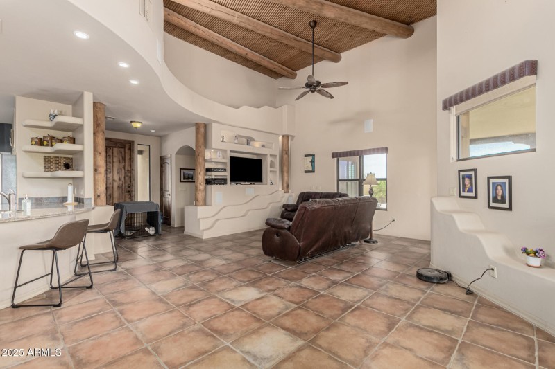 10 - Equestrian 11917