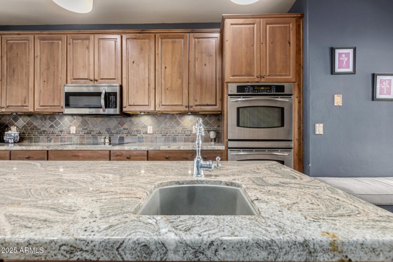 16 - Equestrian 11917