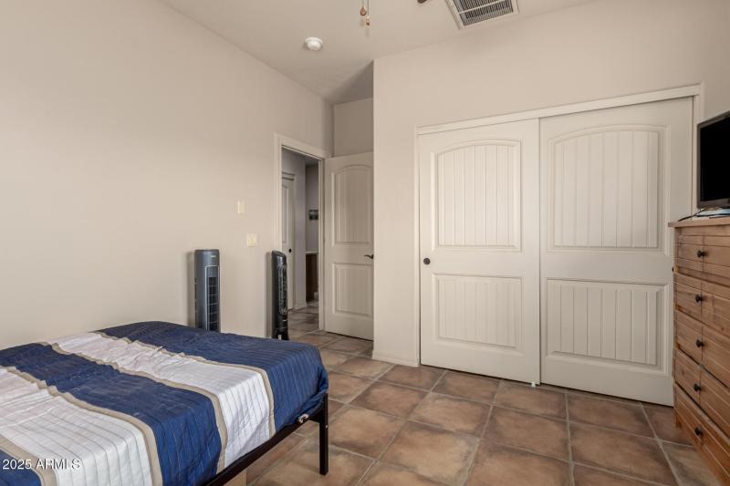 29 - Equestrian 11917