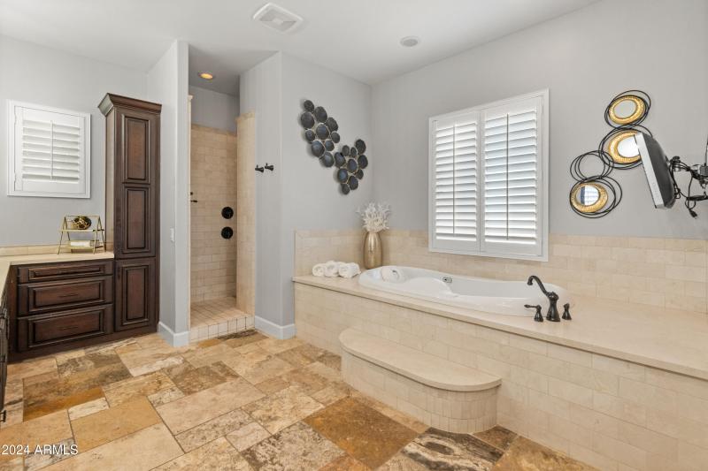 1409 E Dove Pl-6