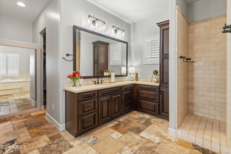 1409 E Dove Pl-8