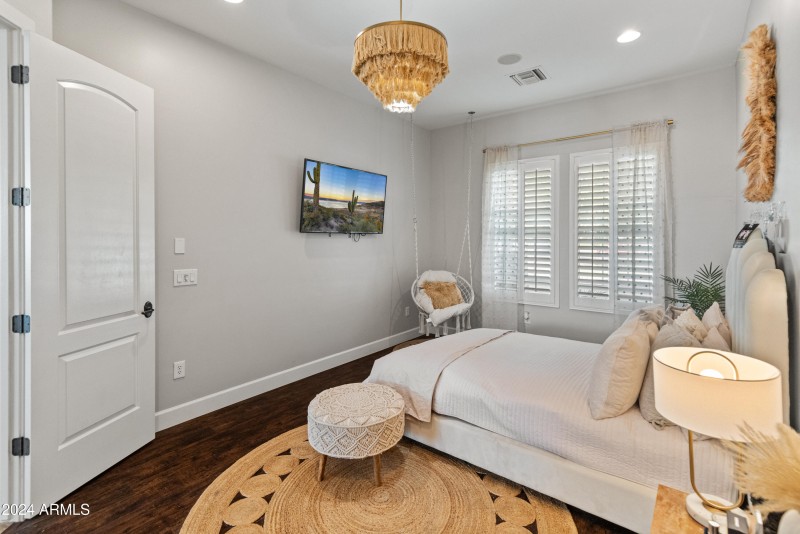 1409 E Dove Pl-16