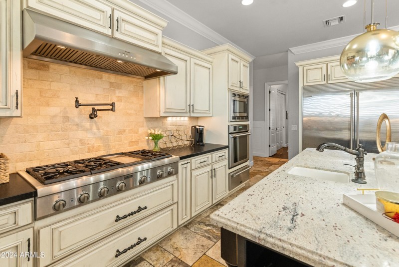 1409 E Dove Pl-31