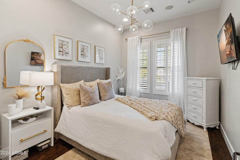 1409 E Dove Pl-37