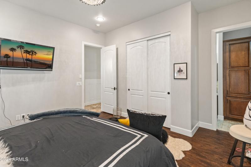 1409 E Dove Pl-40