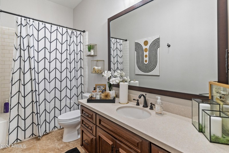 1409 E Dove Pl-41