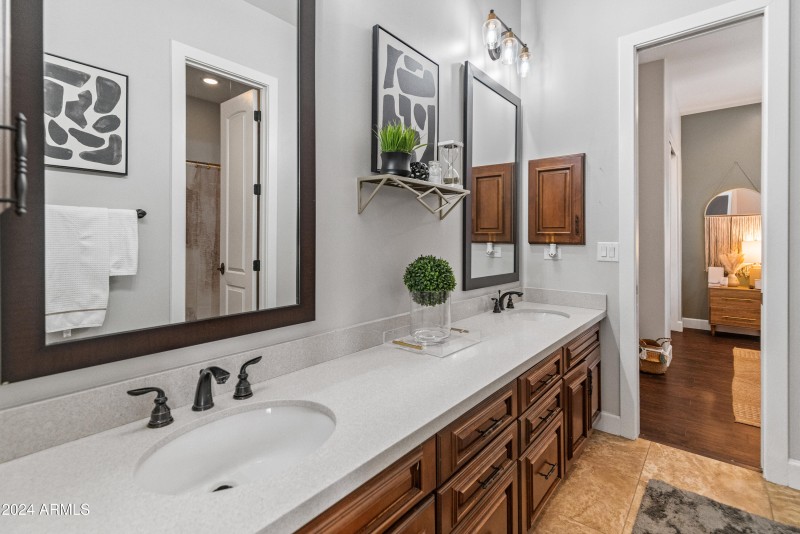 1409 E Dove Pl-49