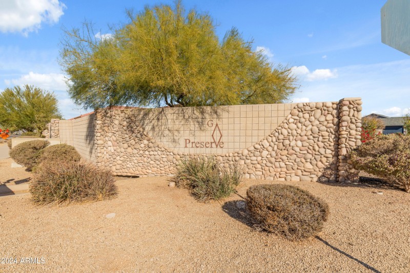 1409 E Dove Pl-85