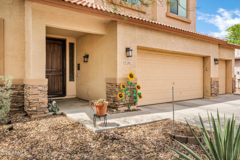 1565 E Prickly Pear Pl-4