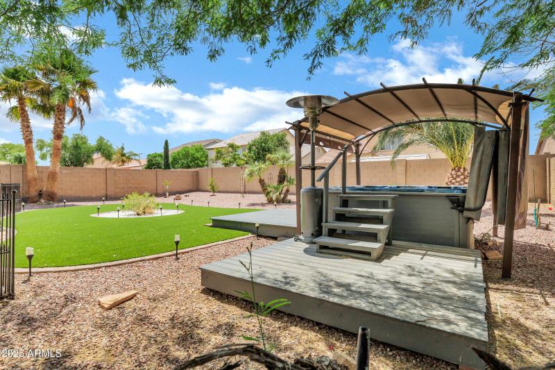 1565 E Prickly Pear Pl-45