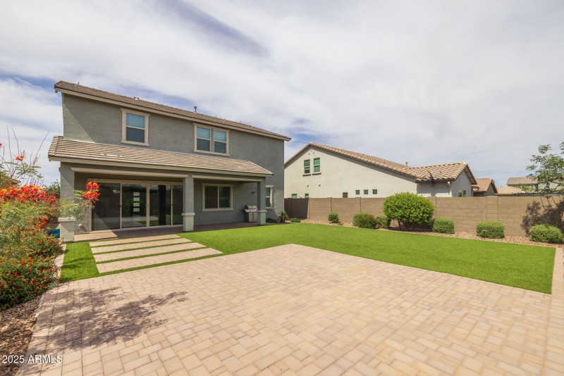 30)BACK OF HOME