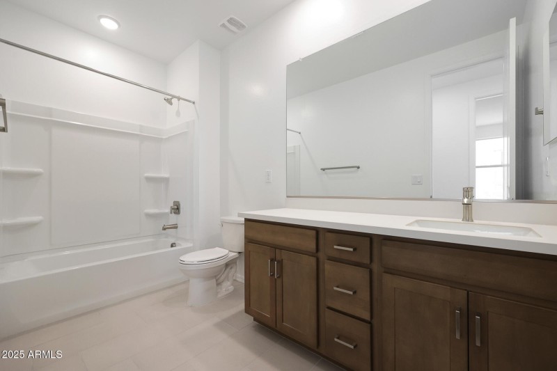 PHX_Tyler Ranch_Lot 1066_Lagoon_24216_Ba