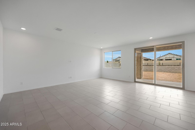 PHX_Tyler Ranch_Lot 1066_Lagoon_24216_Gr