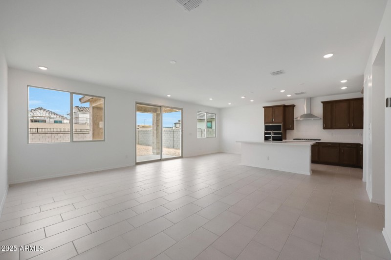 PHX_Tyler Ranch_Lot 1066_Lagoon_24216_Gr