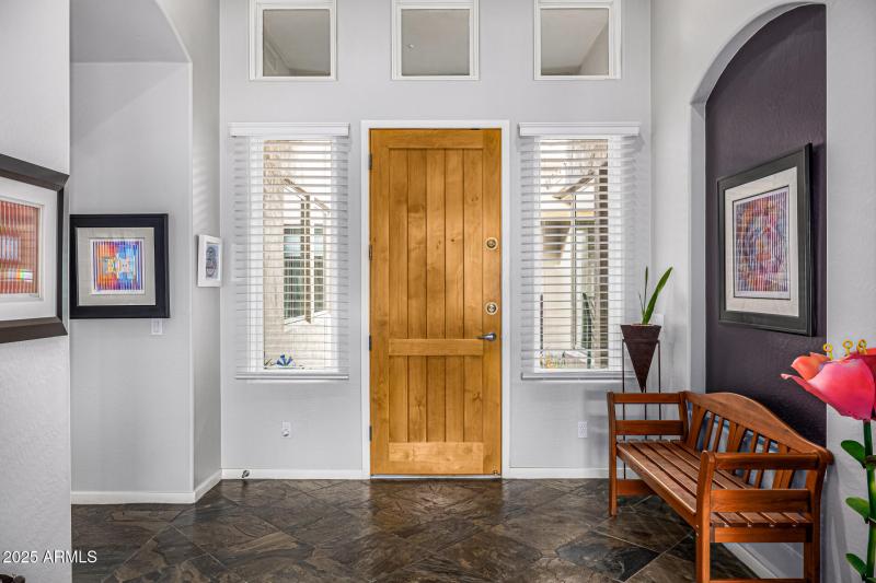 Foyer 14523 E Charter Oak Dr