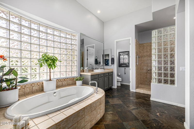 Primary Bath 14523 E Charter Oak Dr