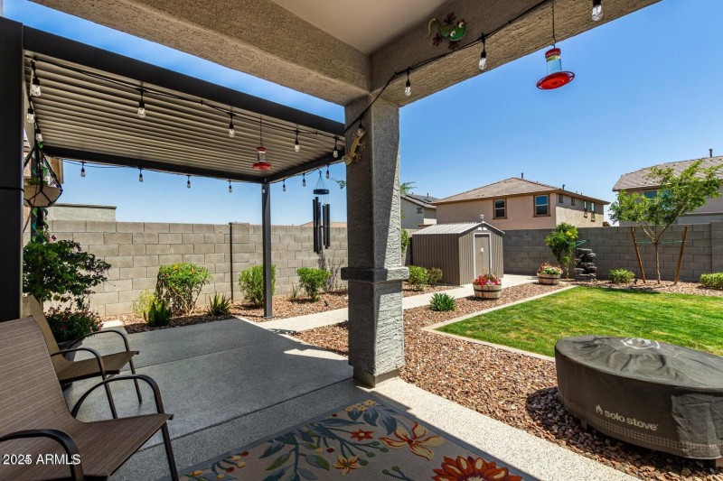 Patio (center))