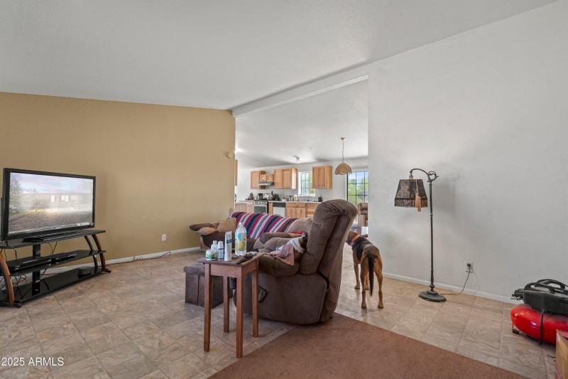 2 Interior 5