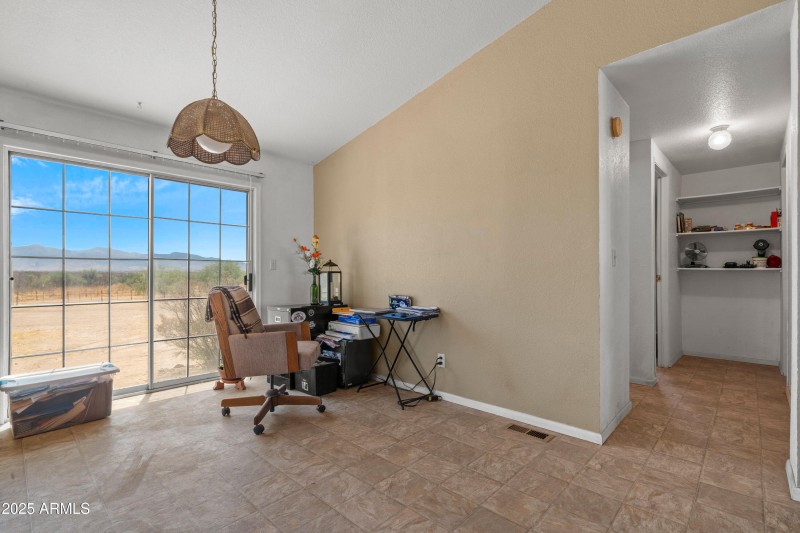 2 Interior 15