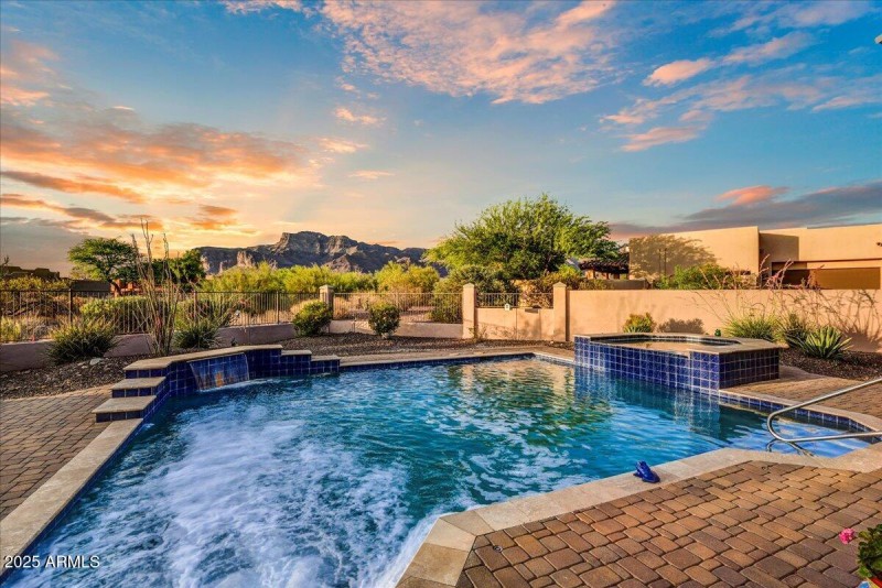 02-Pool & Spa