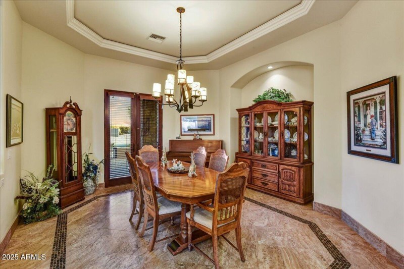 06-Dining Room