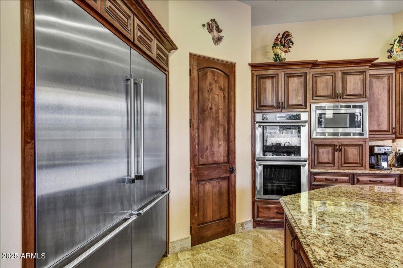 14-Kitchen