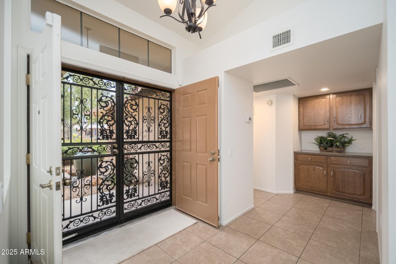 06_Front-Door_01