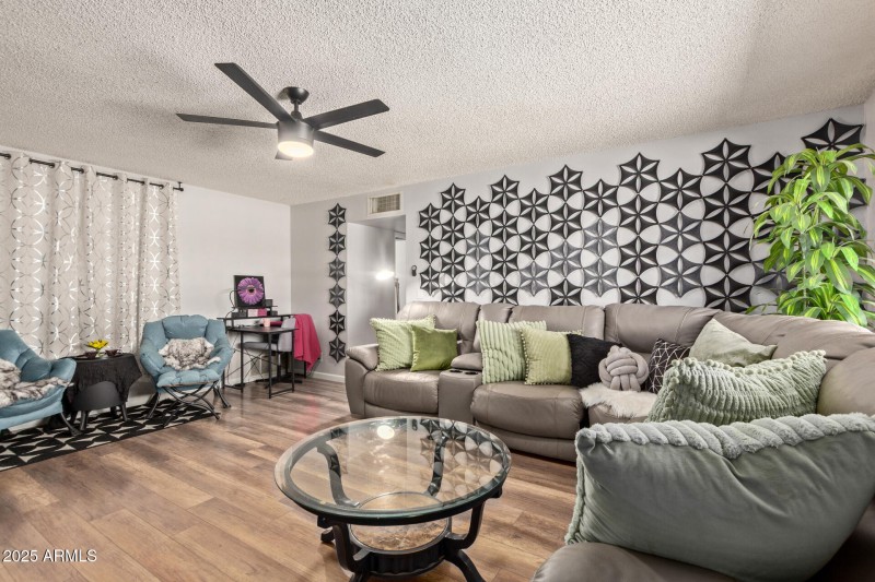 family room 2