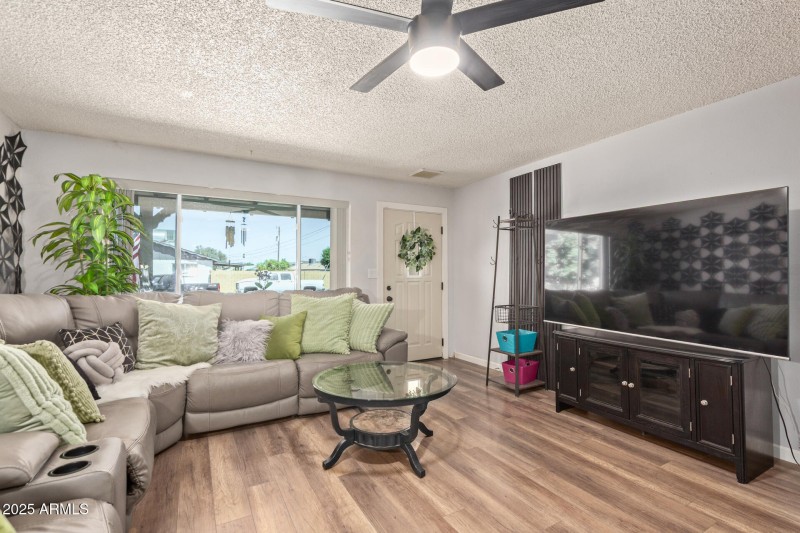 family room 3
