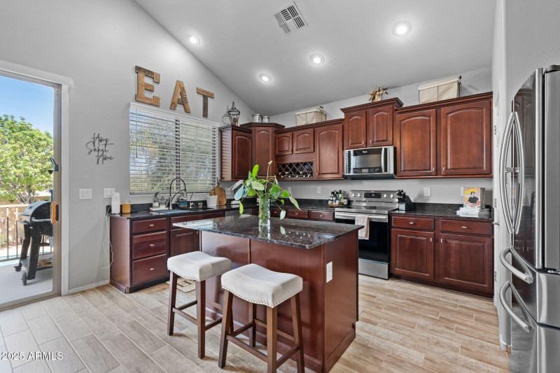 7 - Kitchen