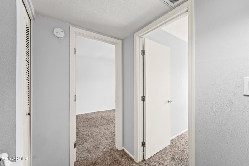 8125 N 32nd Dr-16