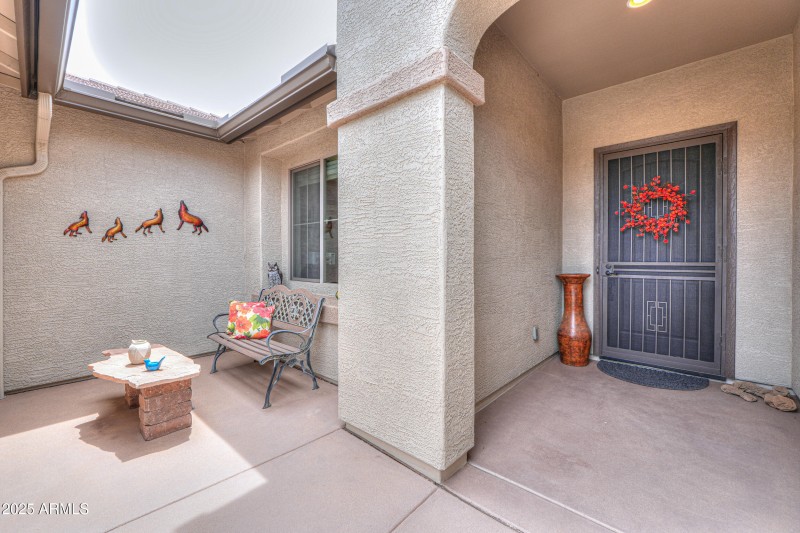 Front sitting area