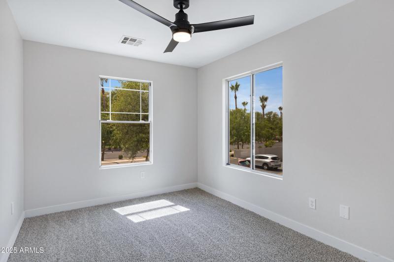 1563 S Longspur Ln-20