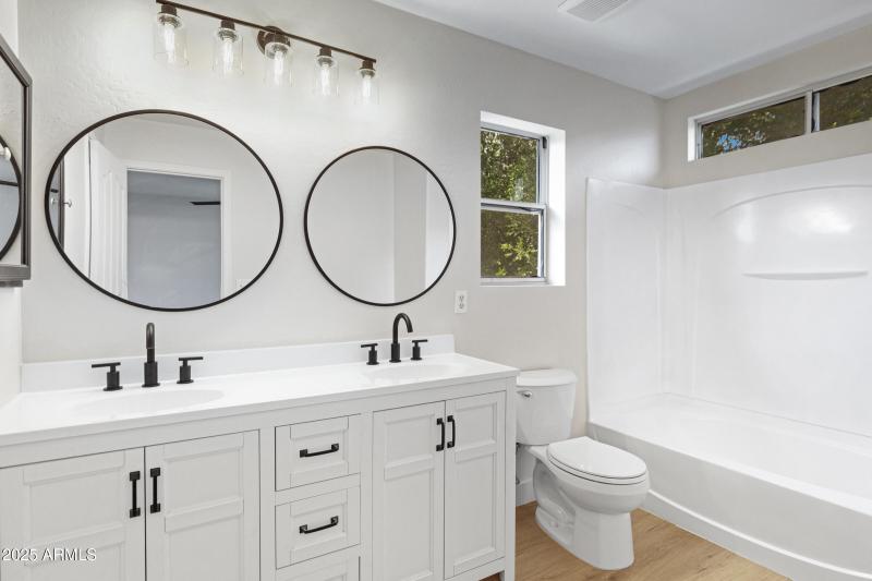 1563 S Longspur Ln-24