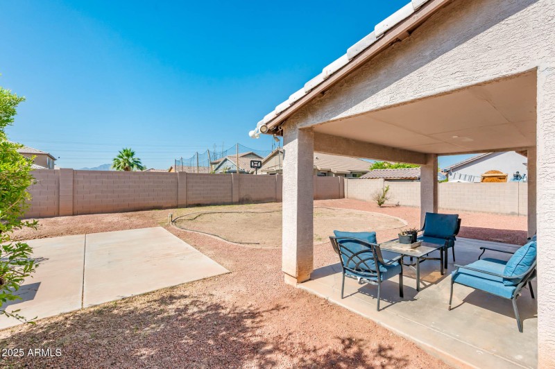 9735 W Kirby Ave - MLS-41