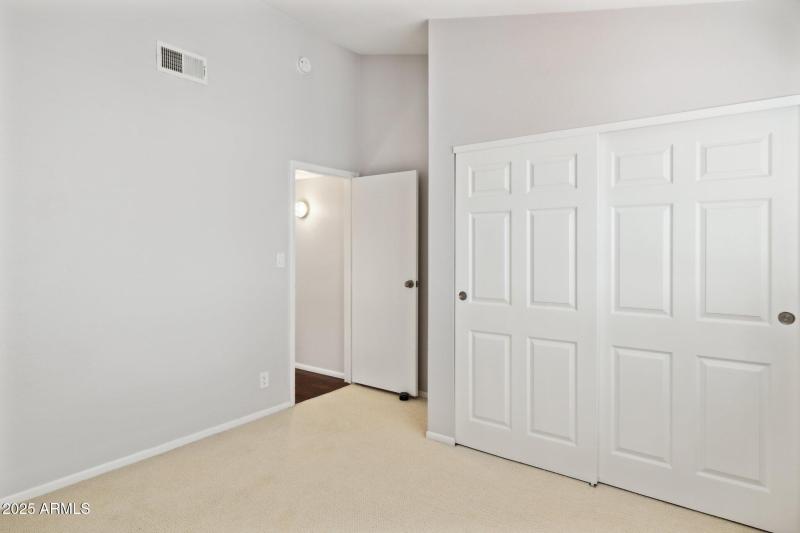 18-web-or-mls-5601-n-79th-st-1