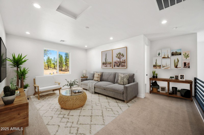 36-Family Room (1) VS (1)