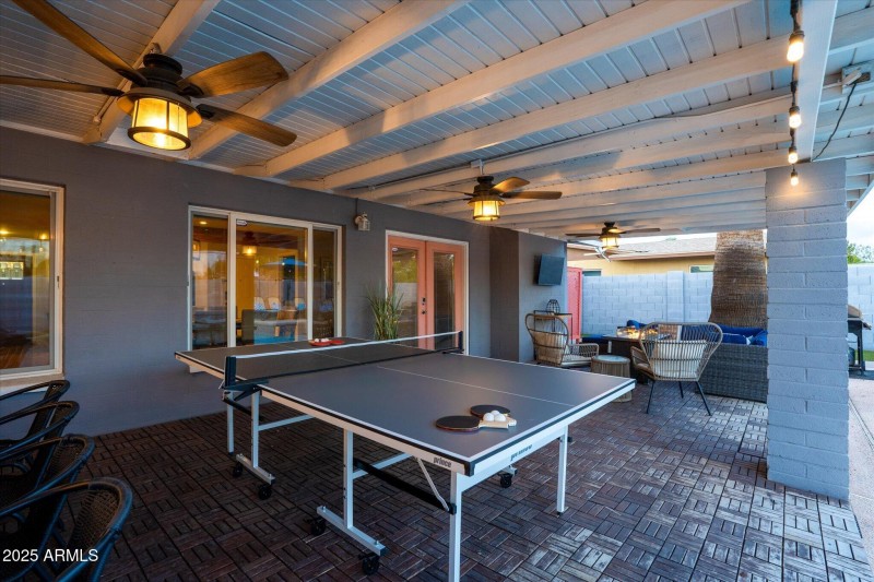 2923 N 81st Place