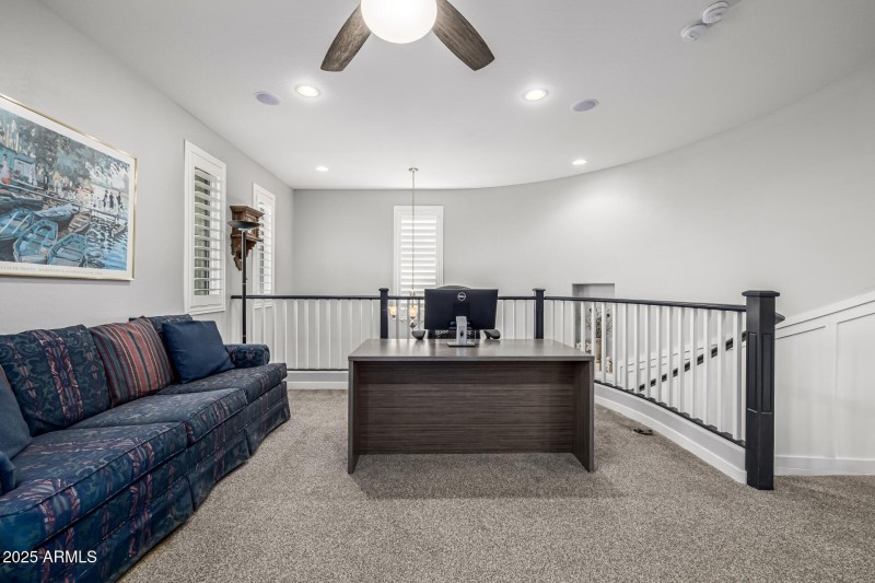 Great flex / loft area