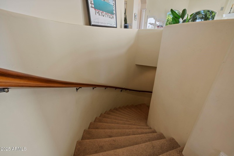 052_Stairs to Lower Level