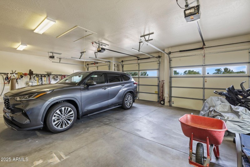 065_3 Car Garage