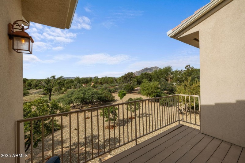 085_Deck View