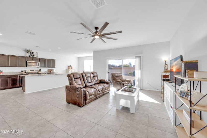 36085 W Prado St-7